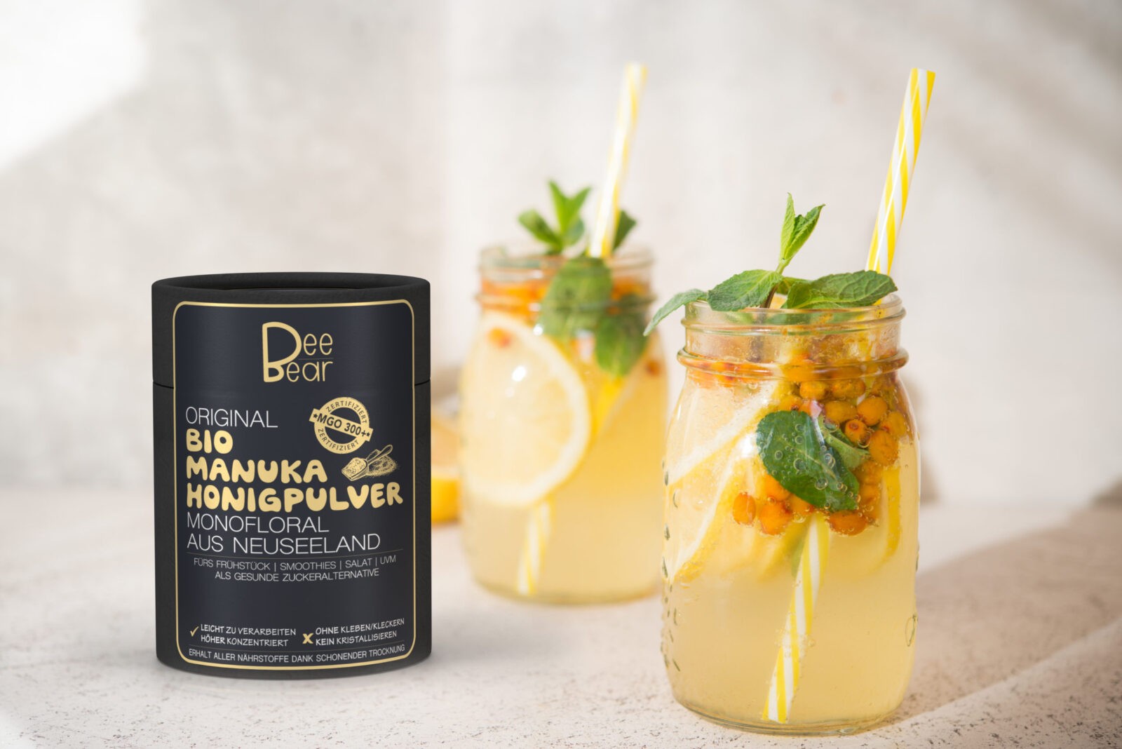 Kräuterlimonade Manuka Honigpulver Kräuter Minze Zitronenmelisse