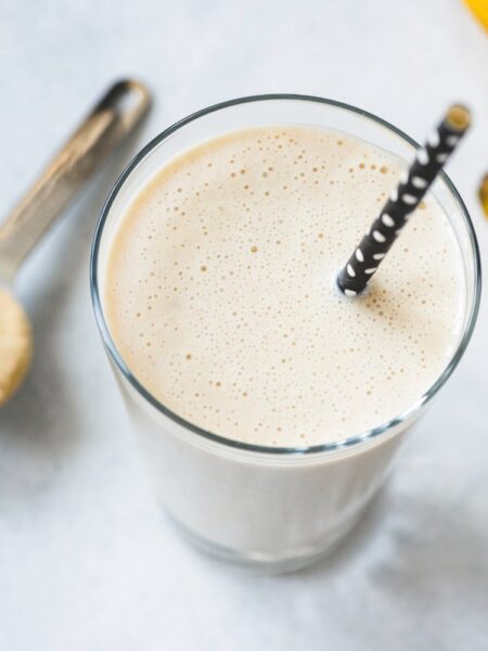 Bananen-Milchshake mit Eis